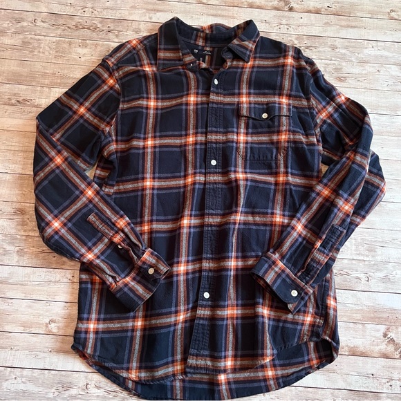 GAP Tops - 💙Gap flannel shirt